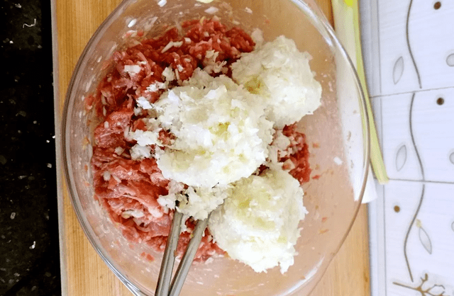 羊肉馅馄饨馅怎么调 53c0503fe069485ba25325c4bb6bc351.png