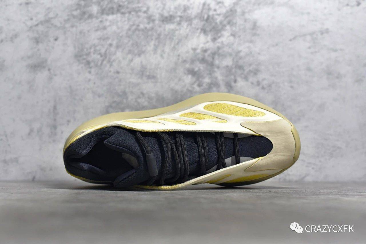 椰子红花籽 yeezy 700v3 safflower adidas 阿迪达斯运动鞋对比