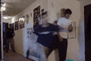 如何自己做表情包动图 df8cf65219684a7ebf71d7881b2f5b96.gif
