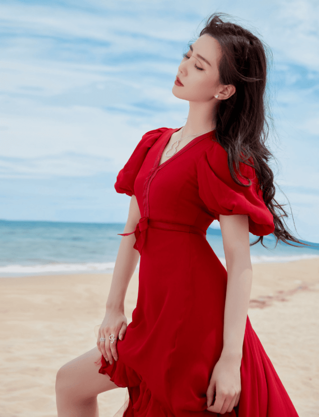 红裙怎么拍照 3a425686dc964855b8b07d45f1a244a2.png