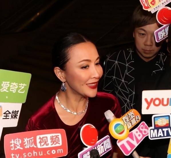 刘嘉玲关之琳30年恩怨情仇：争富商抢代言？闺蜜