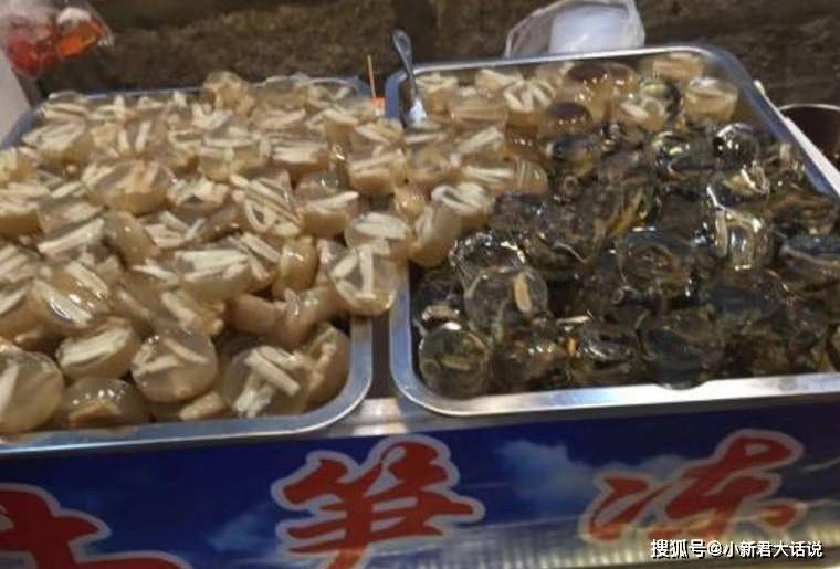 原创福建大娘街边卖土笋冻一份10元6个东北人有点吓人不敢吃