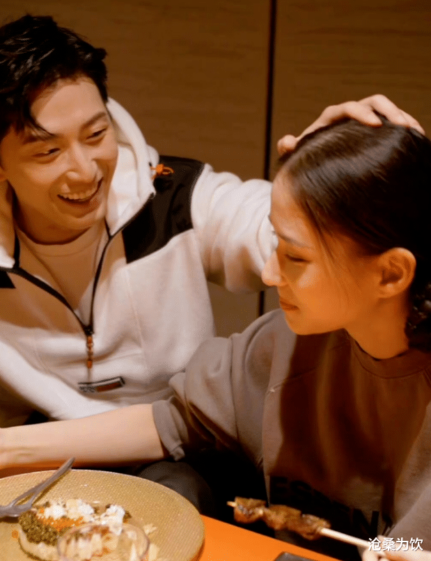 何超莲窦骁甜蜜日常 1dedc517acff491ba32a108d0dc919a0.png