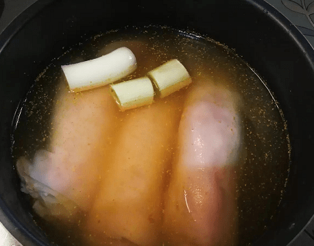 猪脚怎么炖最好吃高压锅炖多久 ecd98deb80d449c8b1d68e26c0deccba.png