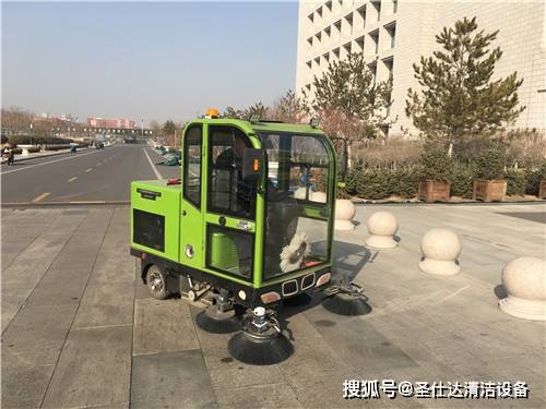 新疆全天候型电动吸尘清扫车|新疆道路环卫车