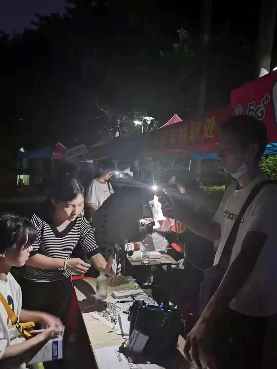 够特别！营业厅还可以这样！