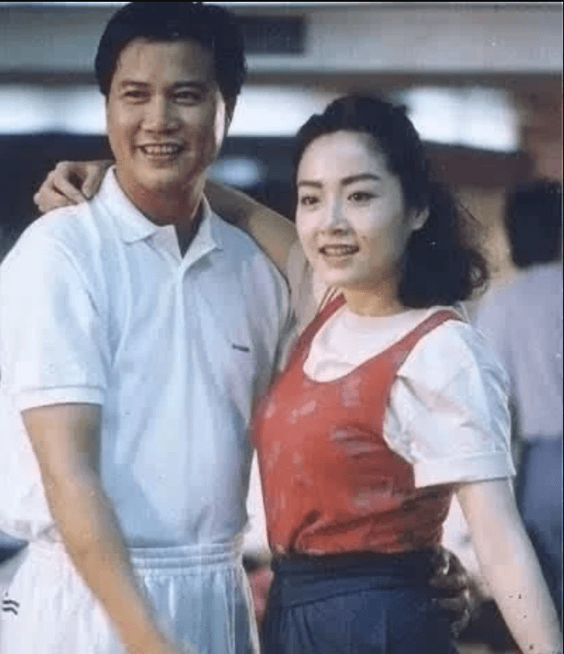 原创他一手捧红周星驰,被刘德华视为恩人,如今63岁已逐渐被淡忘