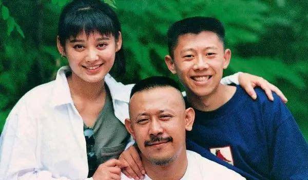 阳光灿烂的日子电影版完整版 3d91df5f62db47279e419104abec4969.jpeg