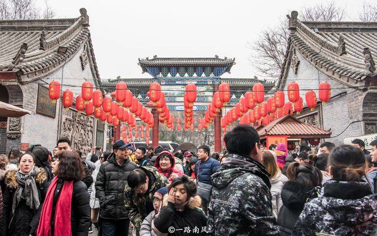 西安最火爆的“两条街道”，一到节日就人山人海，寸步难行！