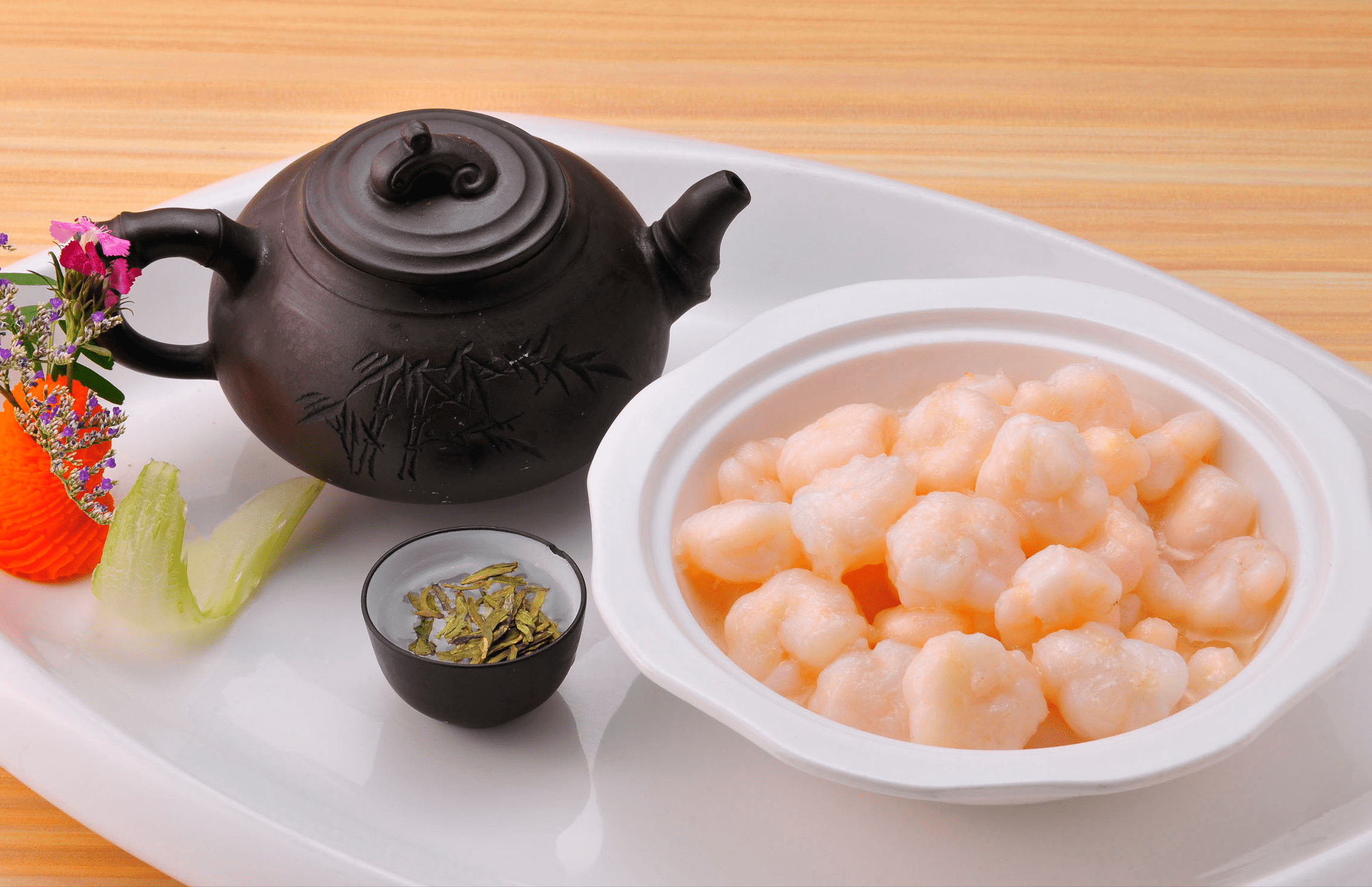 拿茶叶来做菜!学会做龙井虾仁的人都感叹:还是杭州人会吃!