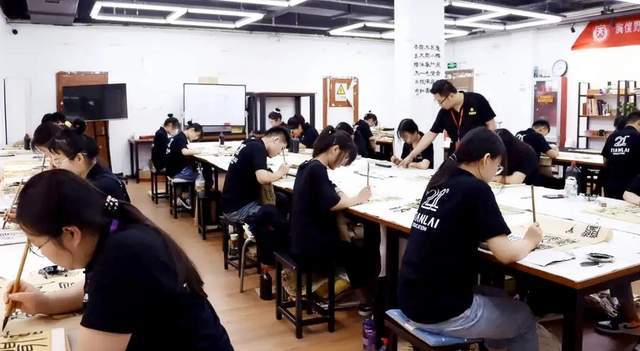 武汉传媒学院排名_武汉传媒学院20人次取得表演\x26amp;播音与主持艺术