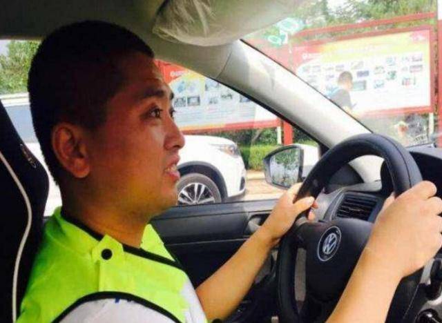 老司机开车越开越快 e2d1617b62de4d18b0d4f465cd3d8f93.jpeg