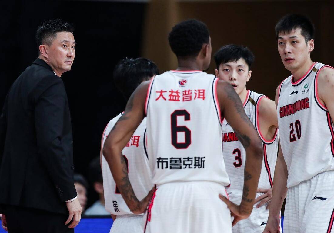 杜锋最后3分钟换马尚说明啥强如广东关键时刻也照样得靠外援