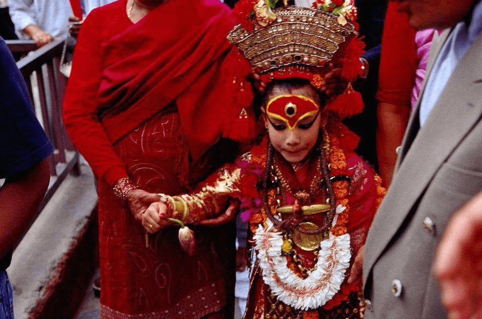 尼泊尔的“活女神”，一生奉献给神明，退位后下场凄凉、无人敢娶