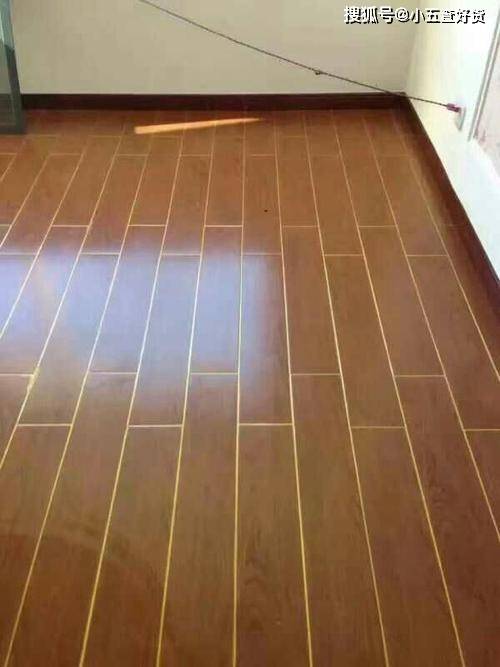 地板拼接缝隙怎么办