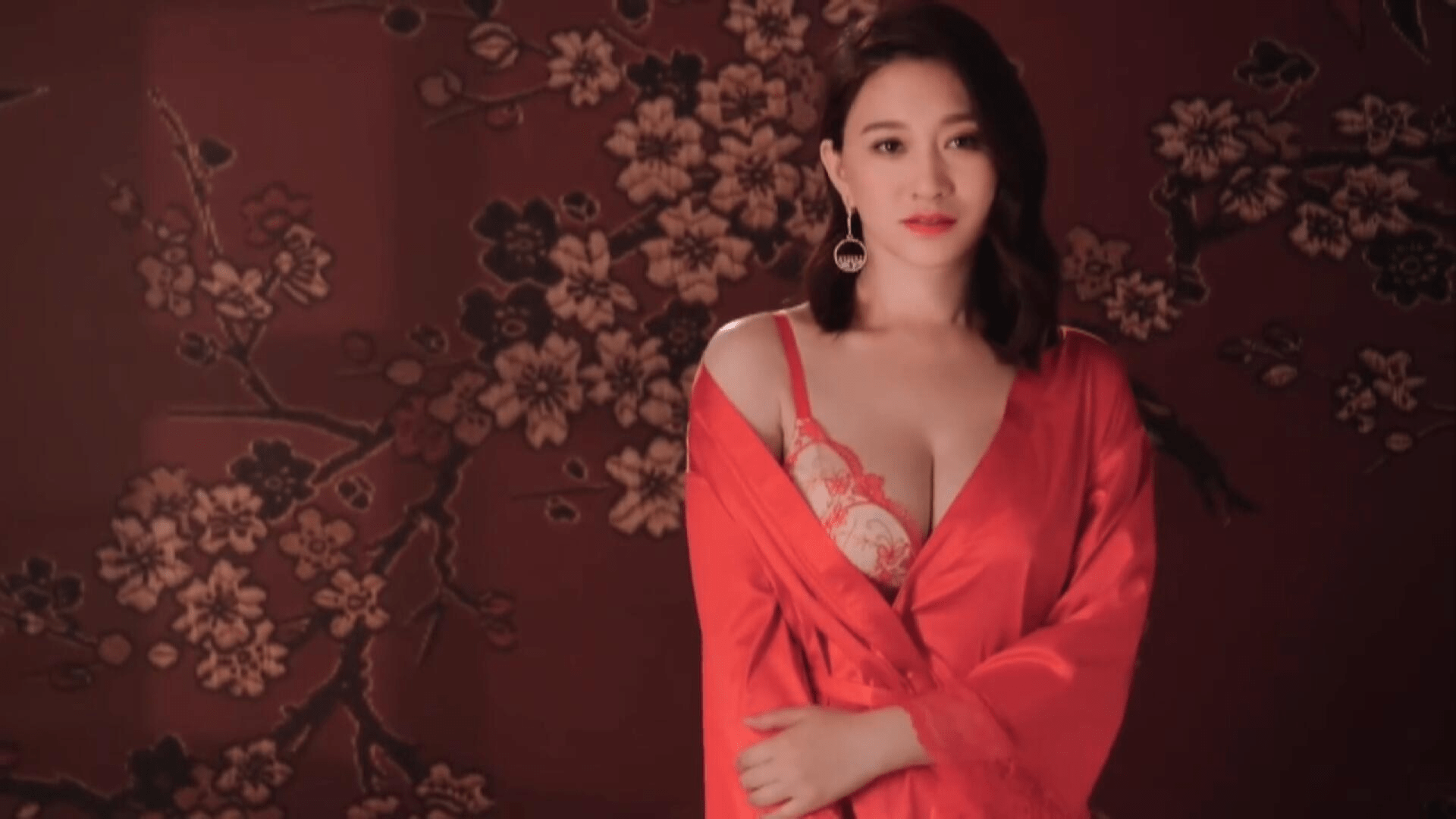 原创44岁的李小冉走华鼎奖红毯,身材高挑气质优雅状态完胜年轻时