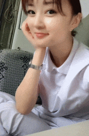 看你们那没出息的样子!给你一万块,你敢住在这个女生宿舍吗?