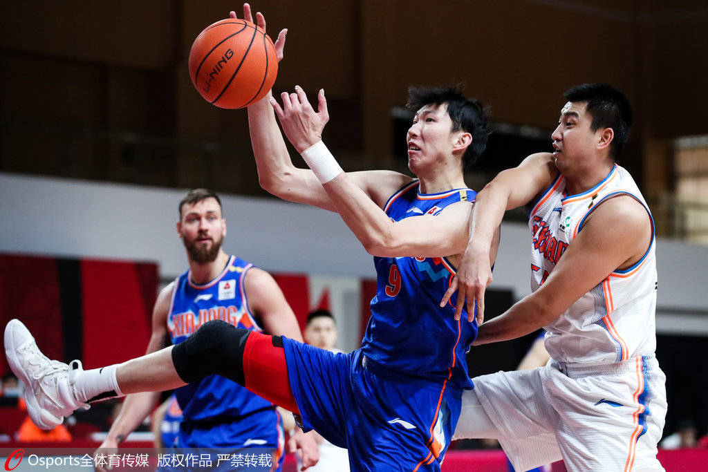 新疆男篮以103-98打败四川男篮,收获6连胜