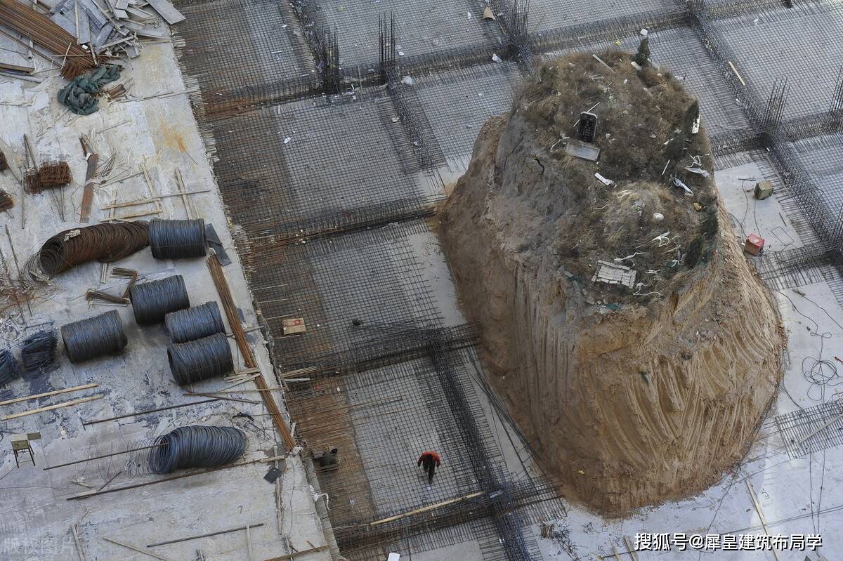 一个锤子一个钉子一块木板猜成语_一个弯锤子钉钉子图片(3)
