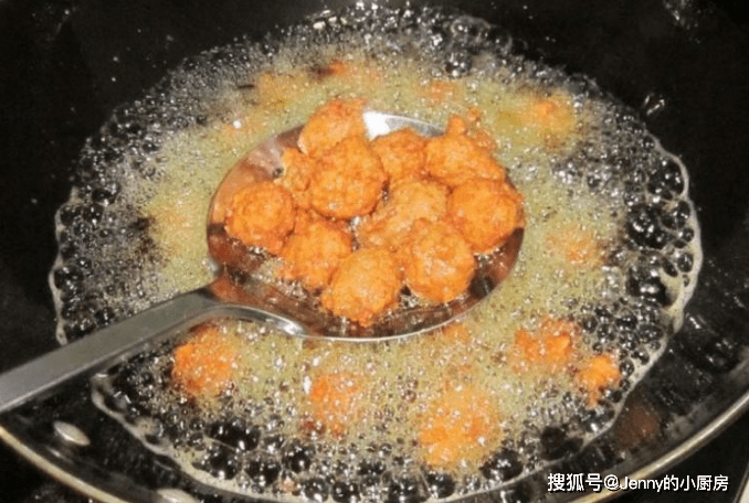 怎么做肉丸子不柴不硬 8a570cd23e25485987af731a33caeedb.png