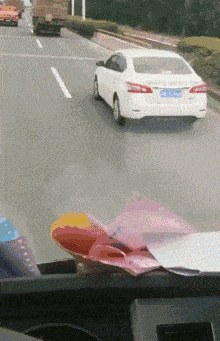 搞笑gif段子:大哥你是看到什么,这么激动呀