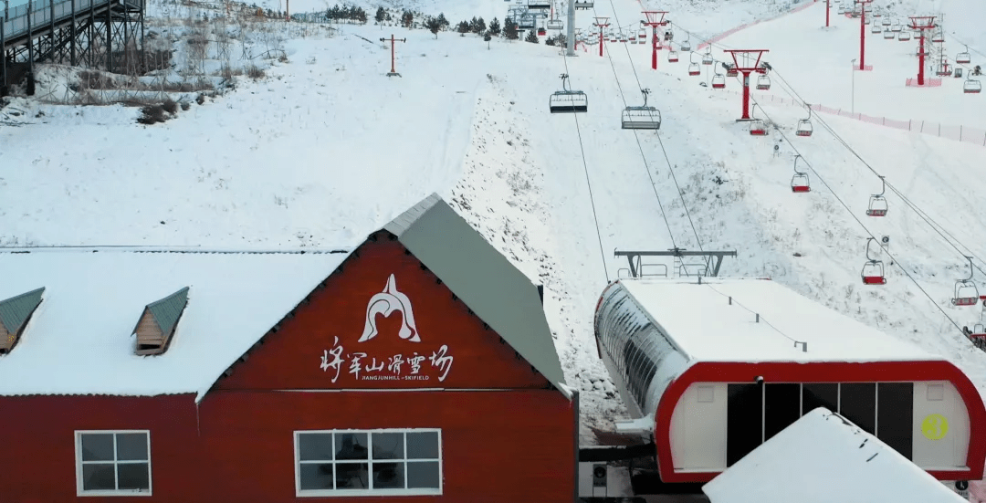 【打卡阿勒泰】2021年,阿勒泰地区的滑雪场火了!