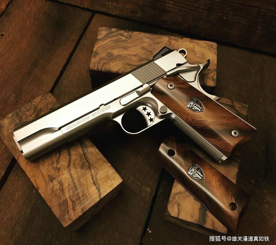 定制款1911式手枪,美图胜似艺术品,美军常见武器