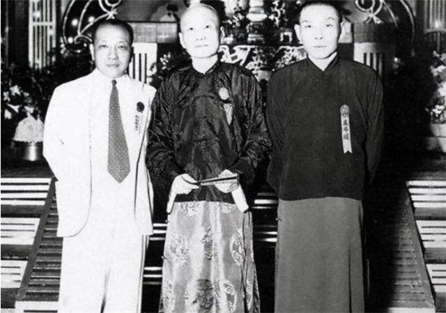 一代"流氓大亨"黄金荣,80多岁却扫大街,死后坟墓被人铲平