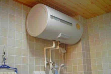 家里不要装电热水器了,越来越多人在阳台装这种,实用又省电