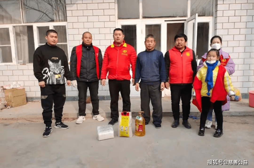 南皮县志愿者协会"送衣下乡"暖冬行动走进鲍官屯镇康庄子村_手机搜狐