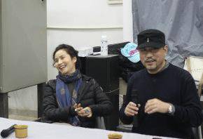 "央视主播"徐俐,二婚携儿嫁名门,一家3口不同姓却幸福_张天蔚