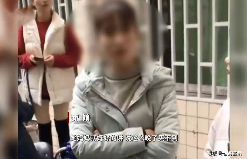 男子买内衣_美女喝醉男子撕开内衣(2)