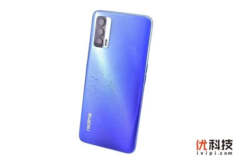 搭载|鲤跃龙门国潮范儿 realme 真我 V15镜湖蓝真机图赏