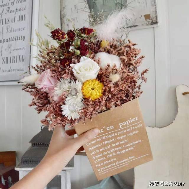 如何在家制作干花不变色 69ba4d9dc11a47f2a3451998d478e9a8.jpeg