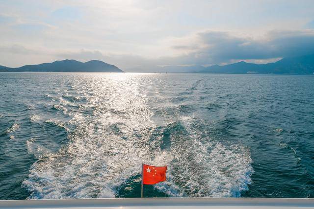 国内竟然还有这么宝藏的海滩，一起去深圳这个海滩看超美夕阳吧！