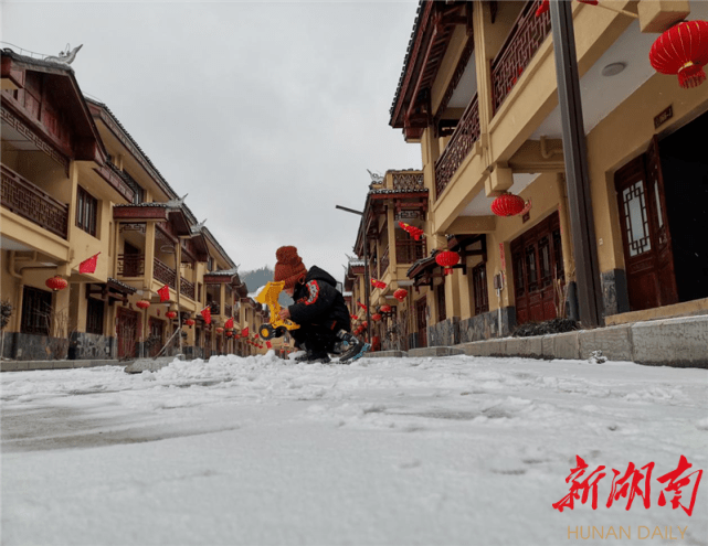 凤凰县2021年gdp_湘西凤凰县1996年图片(2)