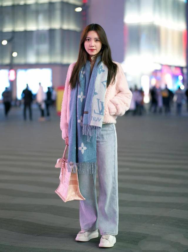 原创杭州美女才是"真时髦",看她们的冬季街拍,每一套都好优雅高级