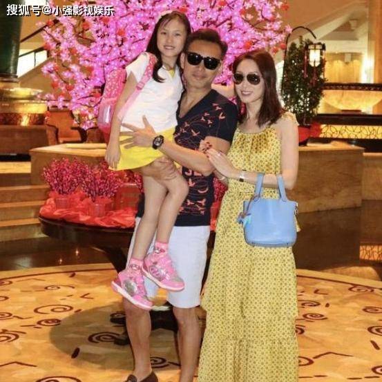 劈腿李克勤勾引已婚男,还放任老公出轨,49岁郭可盈现在怎样了?