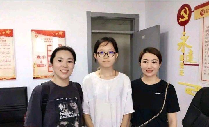 河北女孩中考第69名,高考却以721分摘得状元,养成学霸贵在坚持