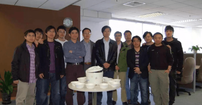 四十岁一事无成的雷军 904970a10f854d9eadf1ba460c724d60.png