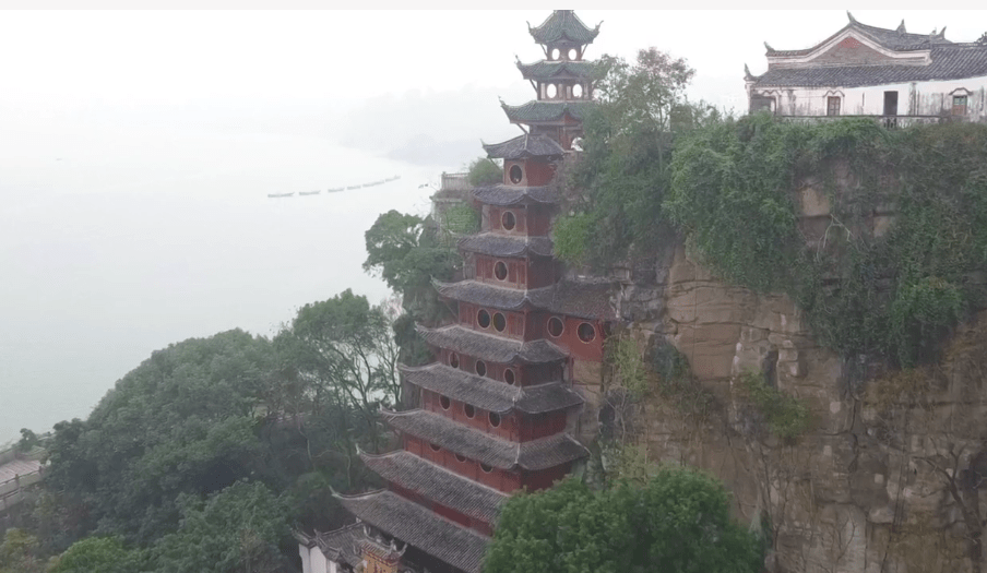 重庆忠县百年老寨子,伴山而建气势恢宏,风景秀丽景区犹如盆景