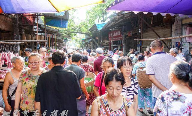 泸州蓝田坝，这个城市里的街道却还保留着最具川南味道的乡村赶场