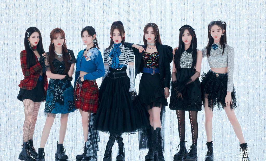 腾讯娱乐白皮书团体歌手榜,硬糖少女第一,tfboys成,太