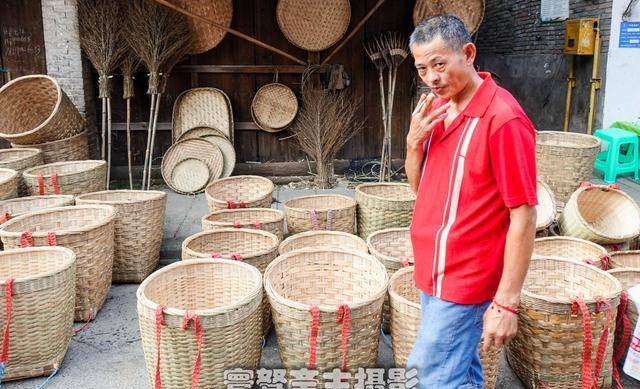 看看蓝田集市上的众生相，你就会明白为何这里是最具川南味的赶场