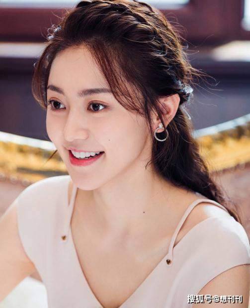 邪门?长得漂亮却怎么也不火的女星,脸熟却怎么也叫不出名字!