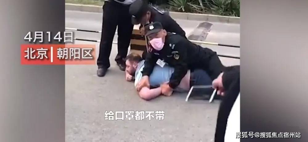 卖外国人口罩_外国人戴口罩图片(3)