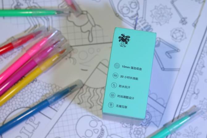 充电|用嘻哈艺术秀出仪式感：OnePlus Buds Z联名版