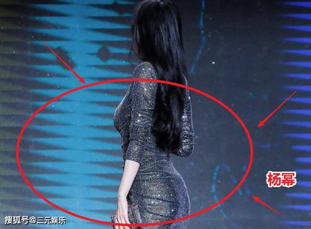 杨幂拍片生图曝光谁留意到她的腰臀比身材有没有造假一目了然
