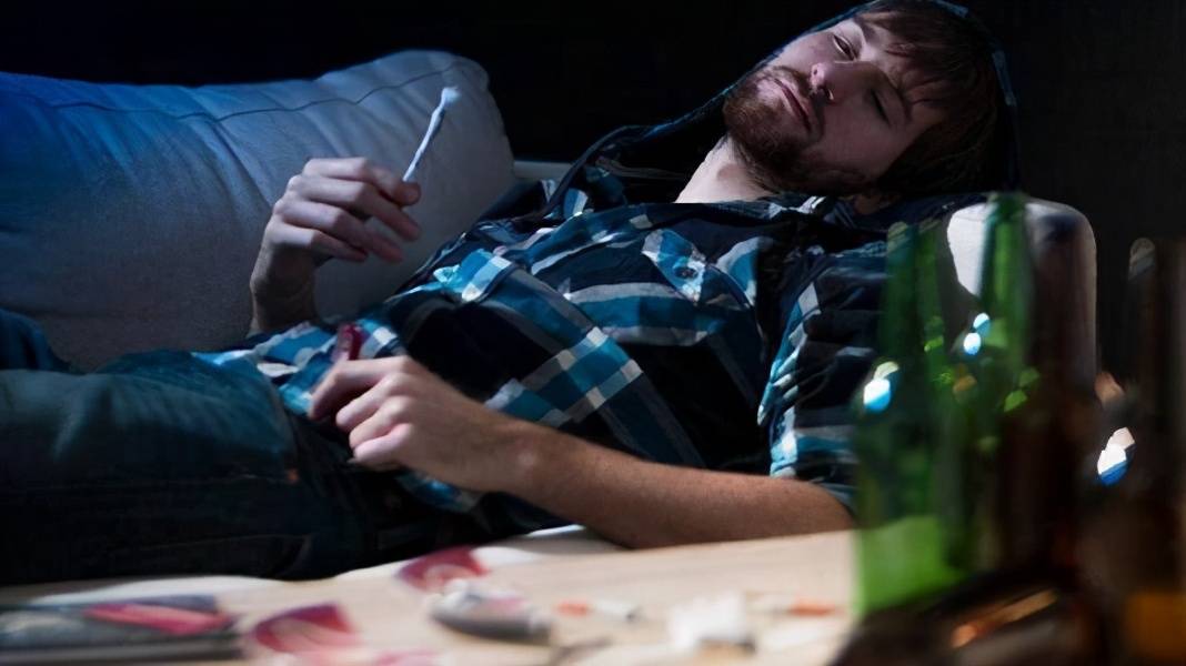 原创饭局识人术没出息的人往往有这4种表现确实很难
