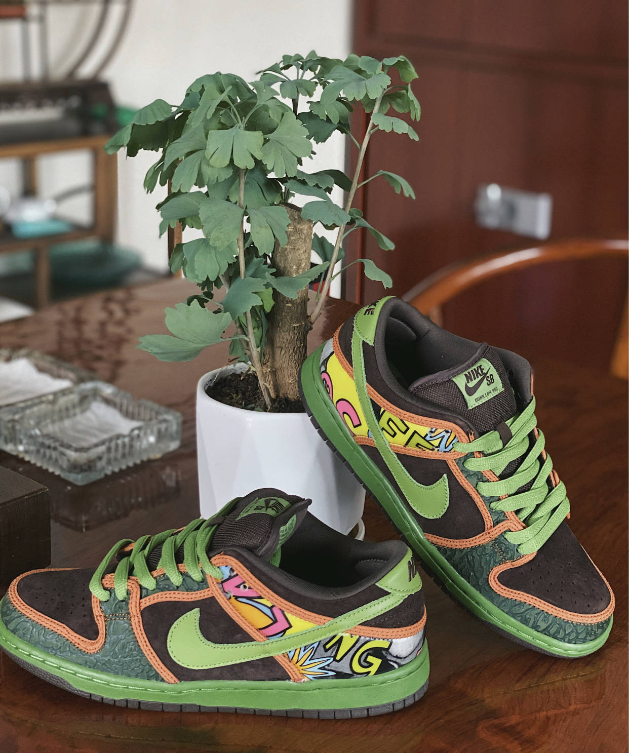 绿配咖色鞋子推荐 bbc860bb57dc450d8ccc241fda17b0f9.jpeg